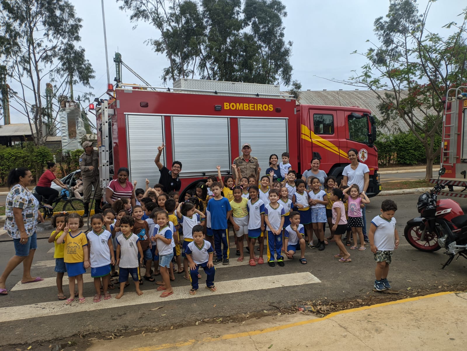 Bombeiros promovem Exposição da viatura de Incêndio